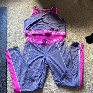 Cute Nike top and bottoms